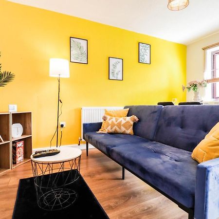 Spacious 1 Bed Flat-Free Parking Хитроу Экстерьер фото