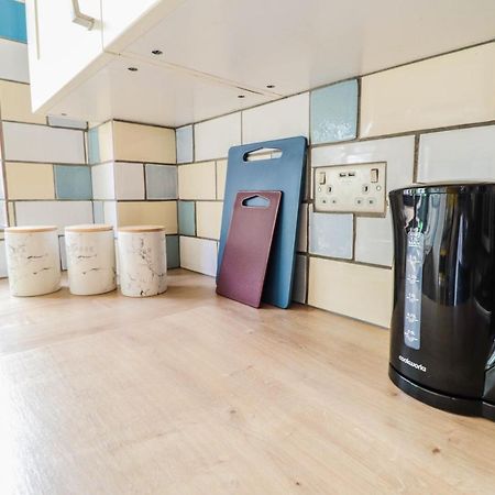 Spacious 1 Bed Flat-Free Parking Хитроу Экстерьер фото