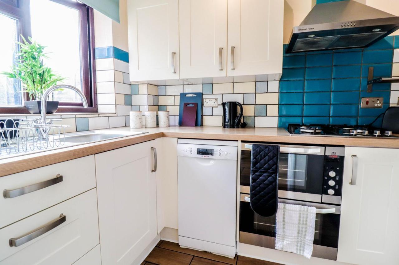 Spacious 1 Bed Flat-Free Parking Хитроу Экстерьер фото