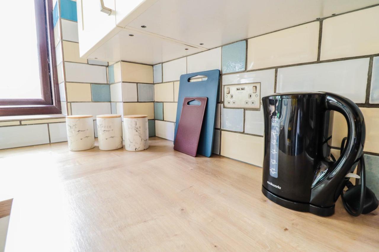 Spacious 1 Bed Flat-Free Parking Хитроу Экстерьер фото
