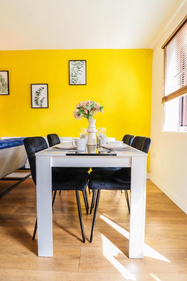 Spacious 1 Bed Flat-Free Parking Хитроу Экстерьер фото