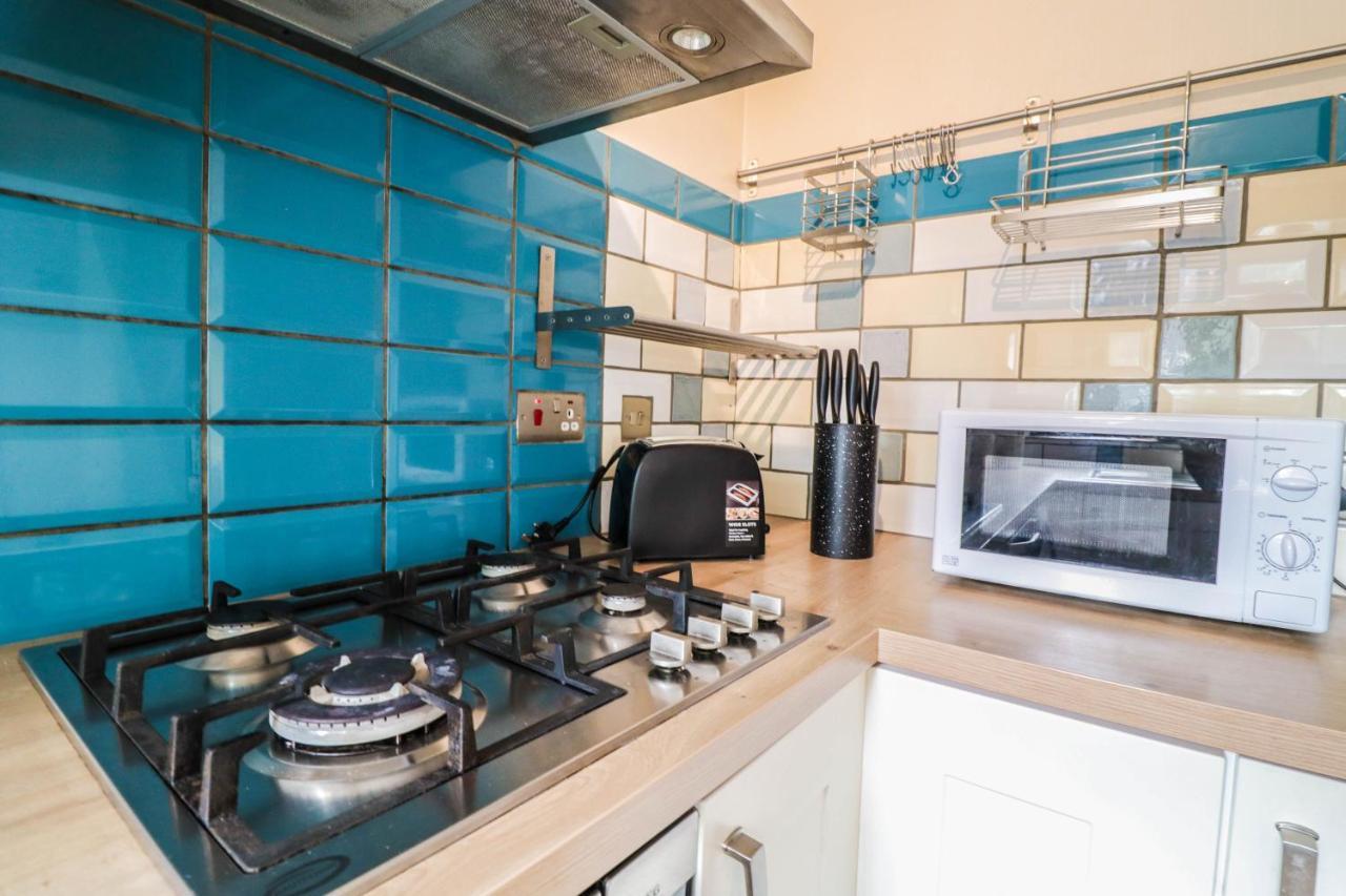 Spacious 1 Bed Flat-Free Parking Хитроу Экстерьер фото